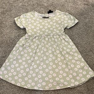 Toddler girls green dress with white flowers
